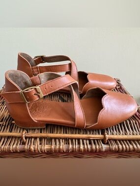 Bali ELF Size 6 Mangrove Cross-Strap Brown Leather Sandals